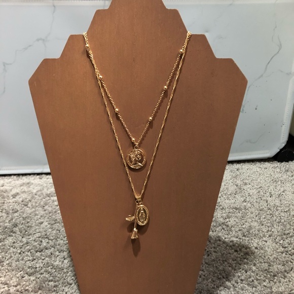 🆕 3 pendent Rose and coin pendent necklace - Picture 4 of 5